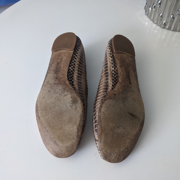 Vera Wang Lavender snakeskin patterned flats size 6.5 - Picture 7 of 10